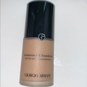 Giorgio Armani luminous silk foundation 7